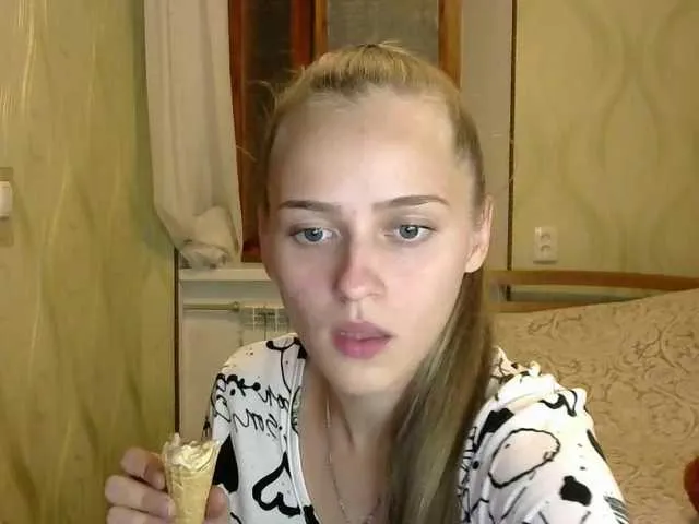 Live sex webcam photo for RosaliaLove #268589201