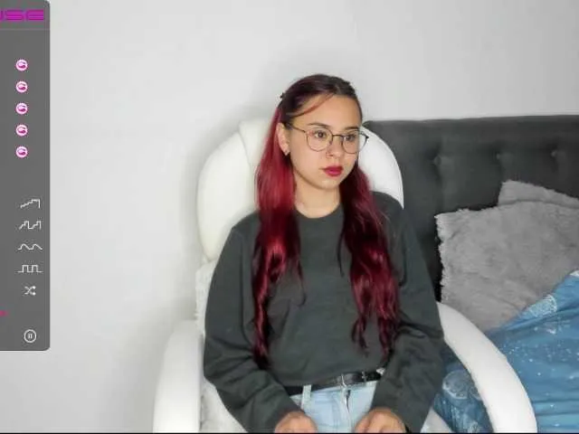 Live sex webcam photo for AshelyGirl #268575732