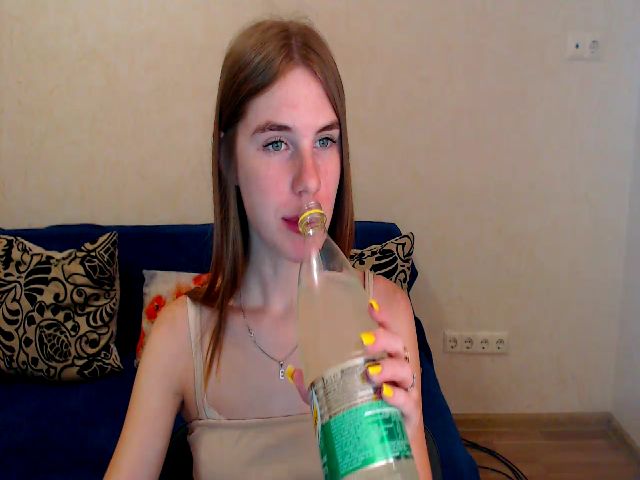 Live sex webcam photo for Vesnyshka #268588536