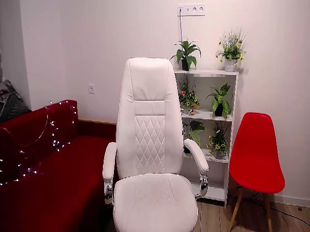 Live sex webcam photo for Viktoria_Vi #268590611