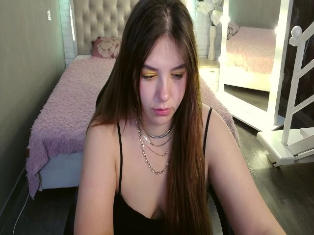 Live sex webcam photo for Karlee__Grey #268577241