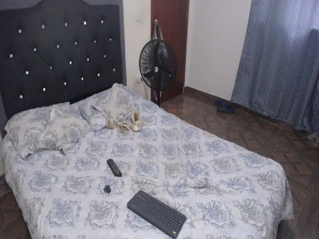 Live sex webcam photo for IsabellaRox #268590400