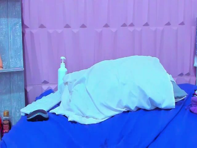 Live sex webcam photo for Cristal_West #268592482