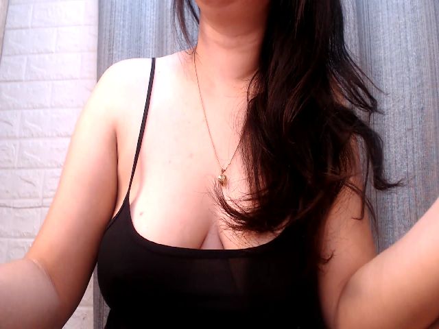 Live sex webcam photo for HotAsianJeny #268581794