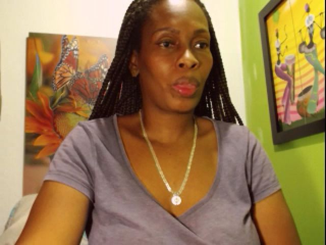 Live sex webcam photo for zoenaomi #268577324
