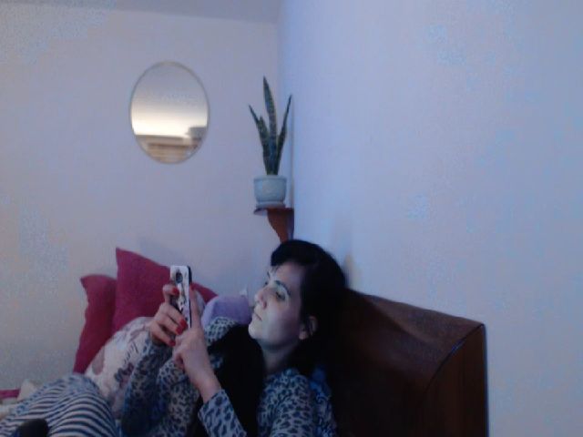 Live sex webcam photo for isabellazee2 #268593284