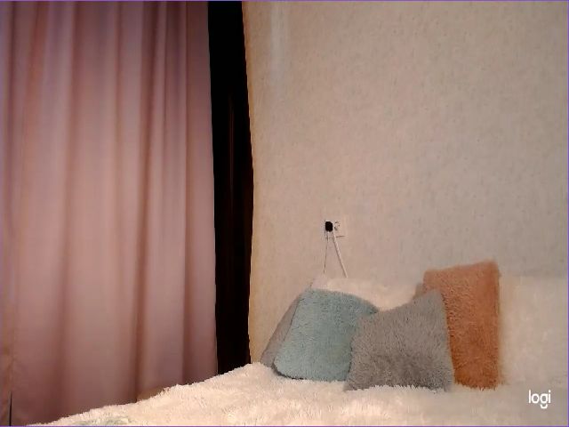 Live sex webcam photo for LulyXX #268576911