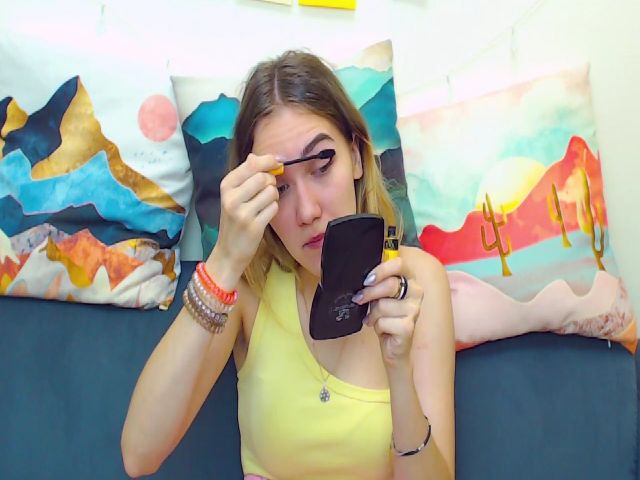 Live sex webcam photo for NancyYounq #268585005