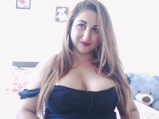 Live sex webcam photo for KinkyMyax #268582483