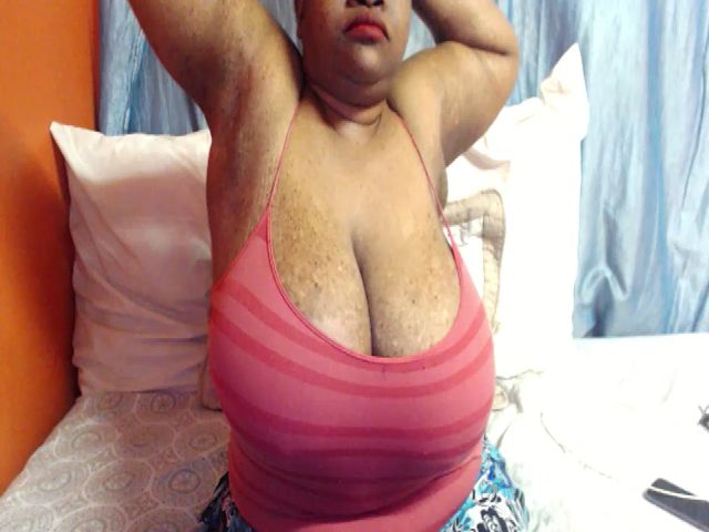 Live sex webcam photo for Sweetnozie #268580670