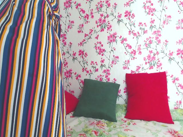 Live sex webcam photo for MilaSpank_ #268579168