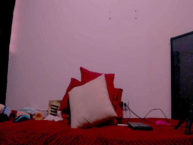 Live sex webcam photo for yuly_may #268586708