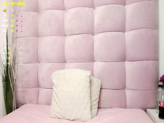 Live sex webcam photo for CarlaKato #268588395