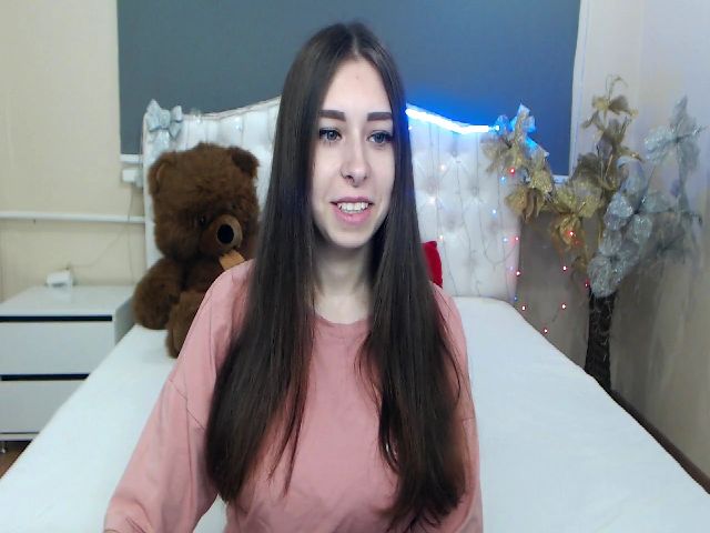 Live sex webcam photo for LindaJason #268580235