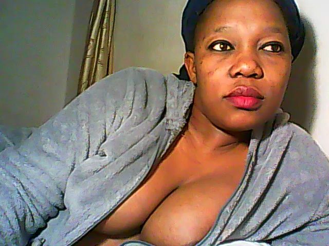 Live sex webcam photo for AfriPrincess #268593637