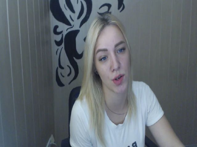 Live sex webcam photo for KetiLove_ #268577583