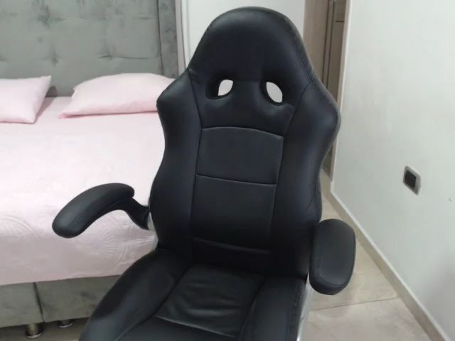 Live sex webcam photo for Noha_24_ #268590836