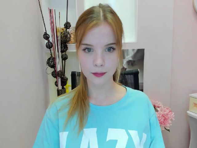 Live sex webcam photo for VeronicaRangy #268590303