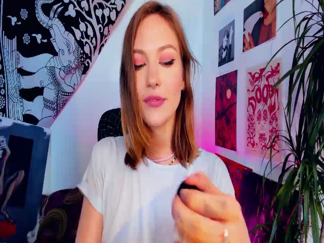 Live sex webcam photo for Aliceum #268583643