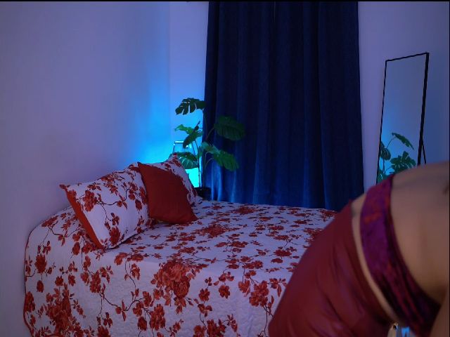 Live sex webcam photo for Foxy_Woman #268593410