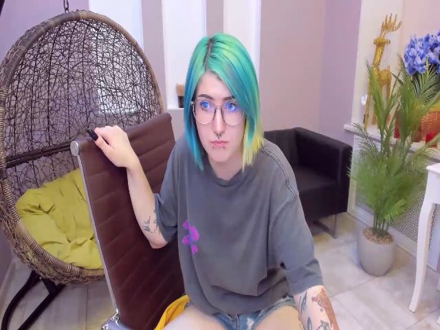 Live sex webcam photo for EllieSmile #268592050