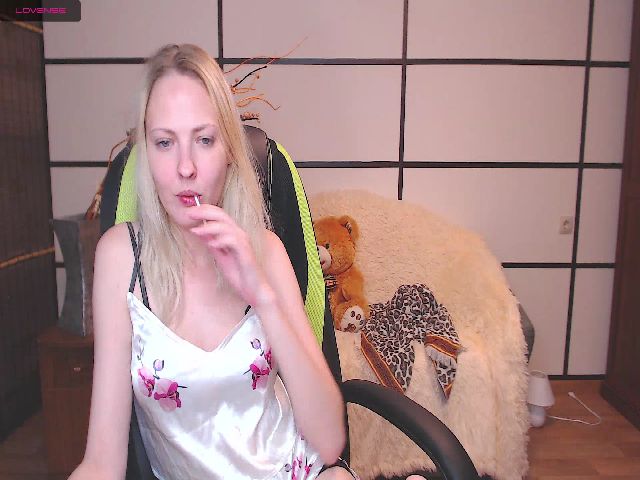 Live sex webcam photo for Ingridtreant #268587219