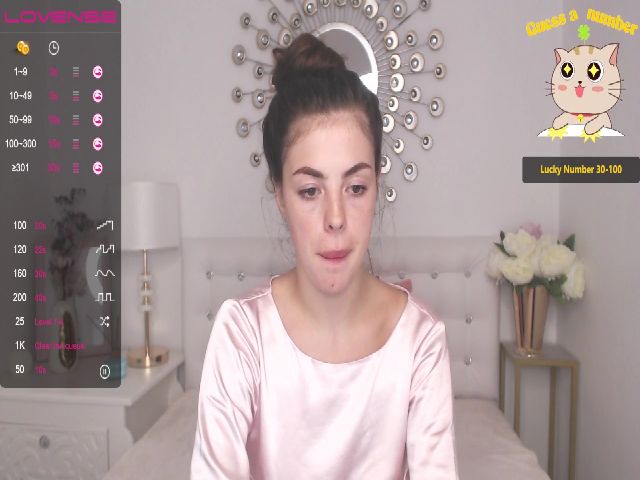 Live sex webcam photo for WowCandy #268577059