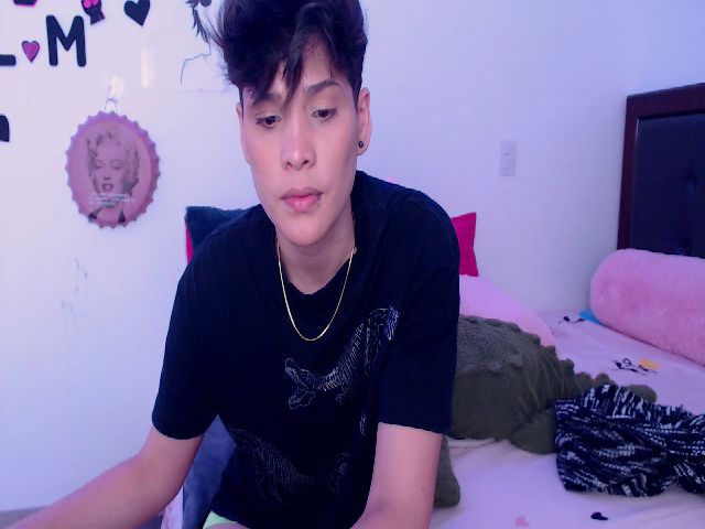 Live sex webcam photo for Laura_R23 #268591186