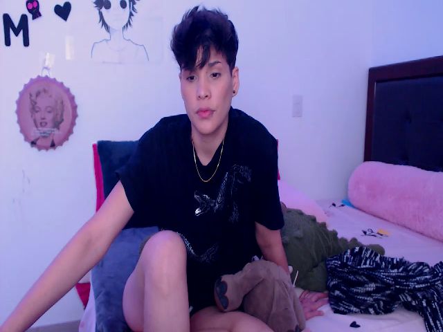 Live sex webcam photo for Laura_R23 #268592146