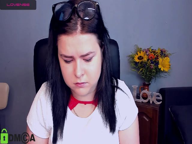 Live sex webcam photo for Sinnarey #268580714
