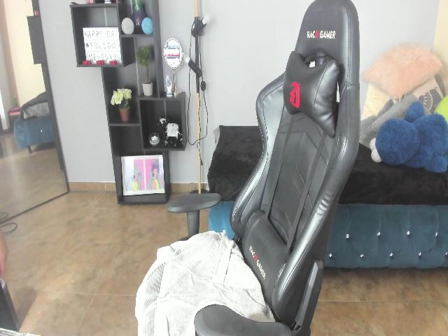 Live sex webcam photo for Ursula_fire #268593244