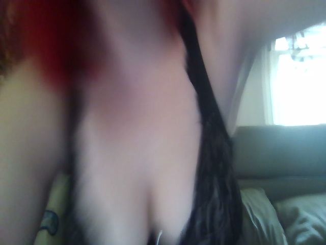 Live sex webcam photo for Weetziebabe #268587664