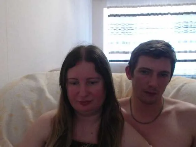 Live sex webcam photo for PeterAndJenda #268583926