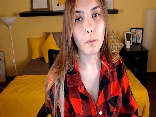 Live sex webcam photo for IvettaMoore #268590782