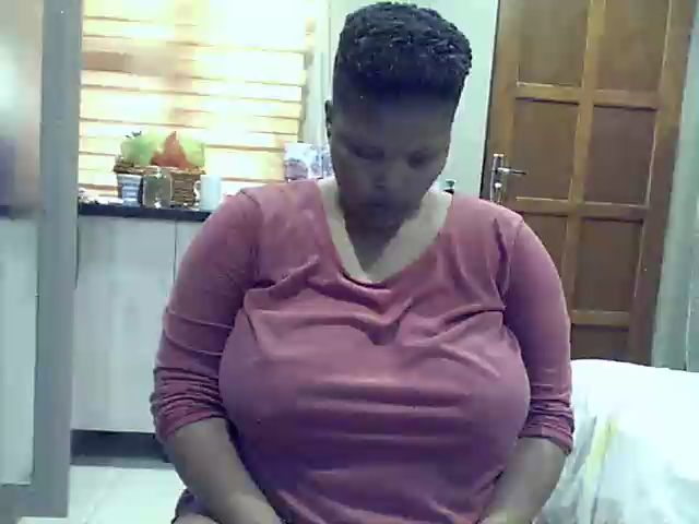 Live sex webcam photo for Sexylips79 #268586707