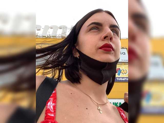 Live sex webcam photo for HannaMils #268583808