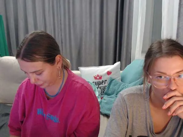 Live sex webcam photo for BugaGirls #268593842