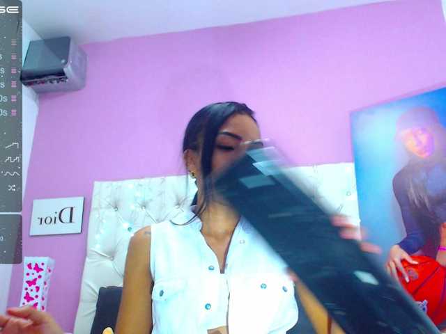 Live sex webcam photo for SammCherry #287929887