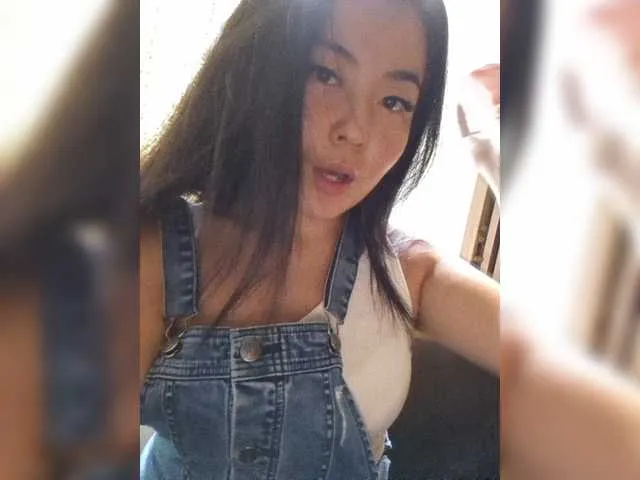 Live sex webcam photo for dasha922 #268601757