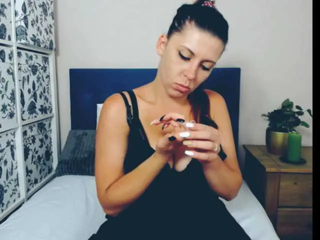 Live sex webcam photo for AmyLOVExx #268598736