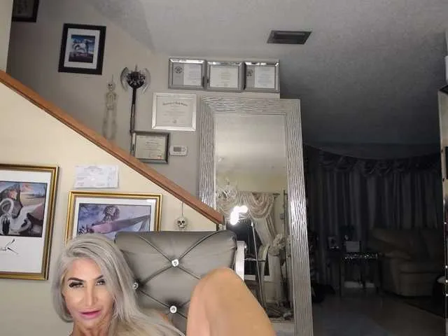 Live sex webcam photo for adrianna_fox #287953195