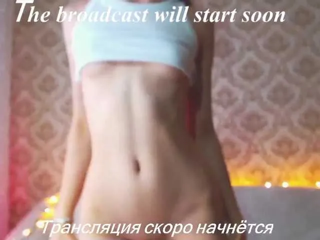 Live sex webcam photo for MuaMuaMary11 #268605735
