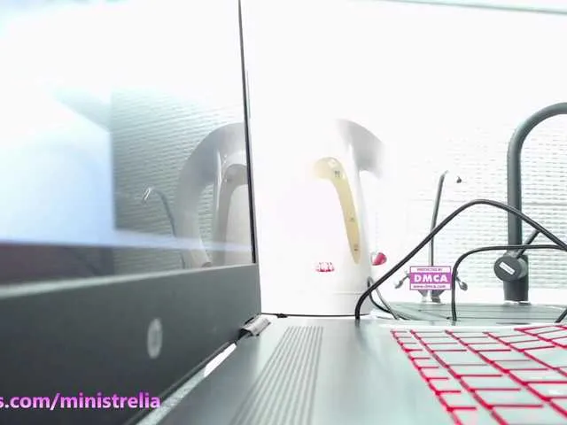 Live sex webcam photo for MomsaysitsOk #268605841