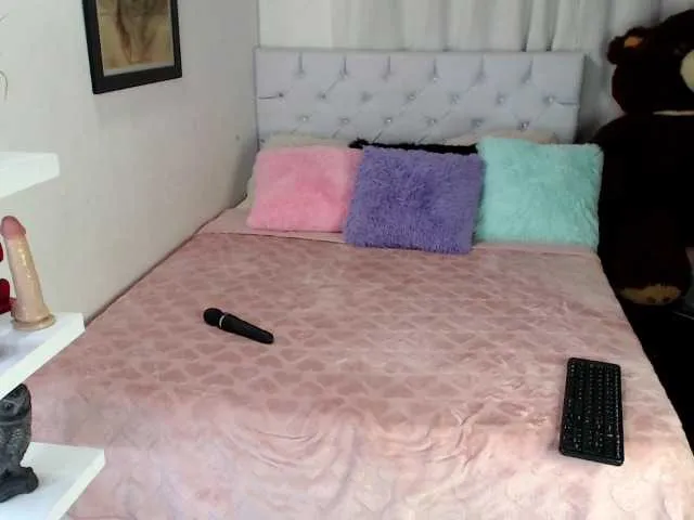 Live sex webcam photo for cristalb1 #268594686