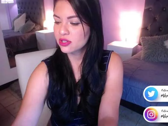 Live sex webcam photo for VeronicaLanz #268602161