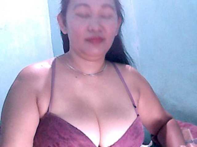 Live sex webcam photo for wildmom4u #268602138