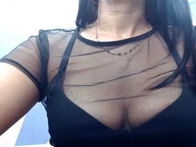 Live sex webcam photo for CrazzyJenna #268594493