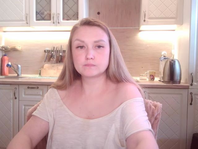 Live sex webcam photo for JaneGrey111 #268603227