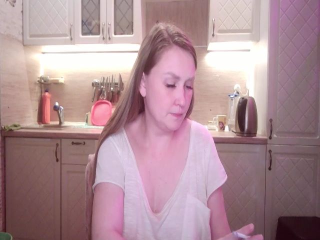 Live sex webcam photo for JaneGrey111 #268607408