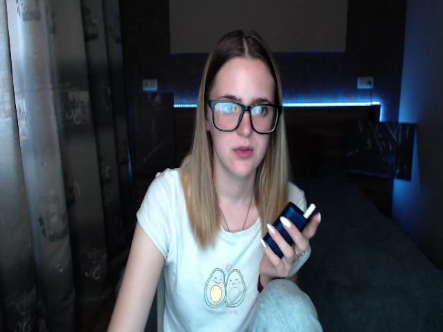 Live sex webcam photo for Ella_Hudson #268596907